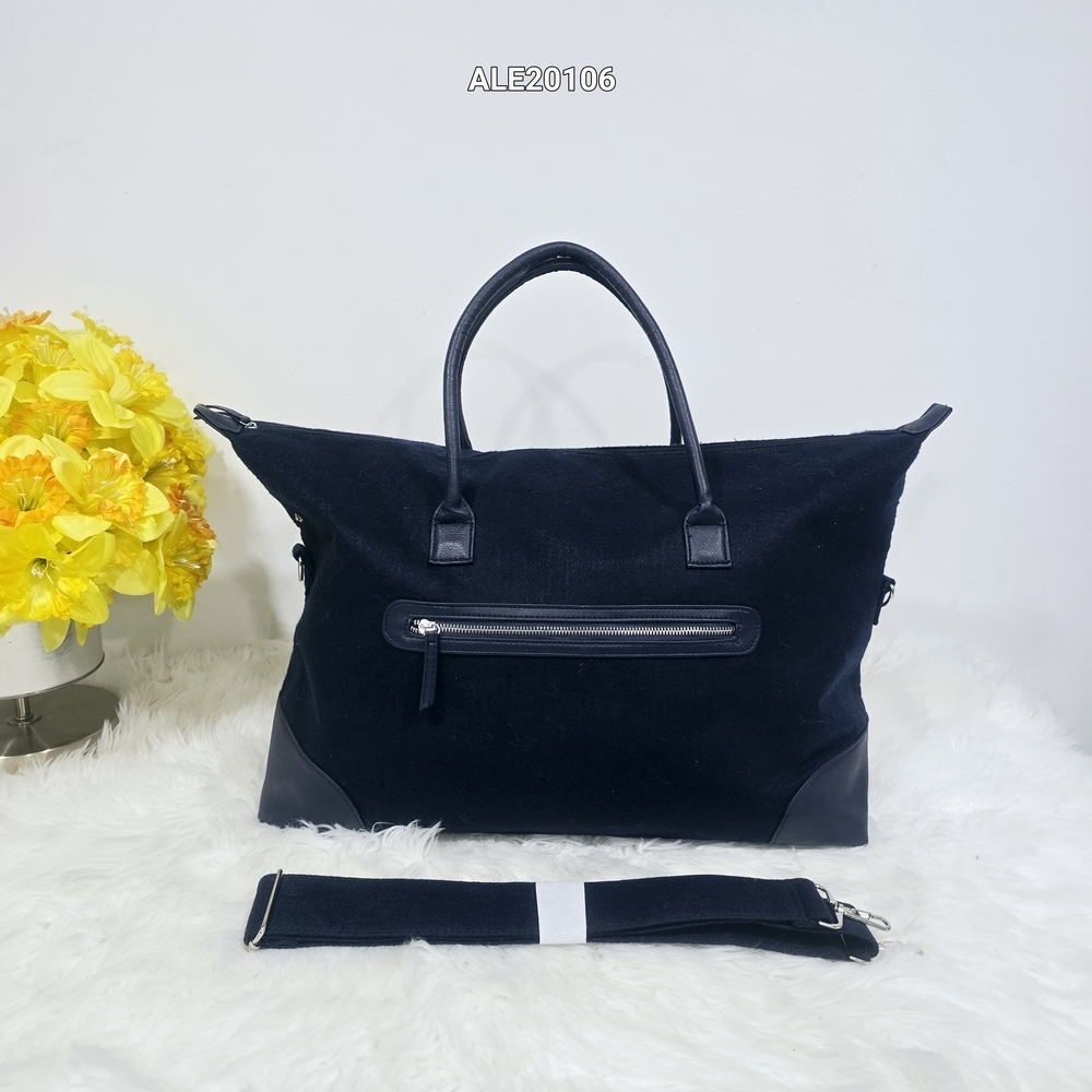 DSW Large Felt Weekender Tote blue bag.